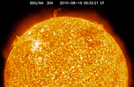 http://sdo.gsfc.nasa.gov/assets/img/browse/2010/08/19/20100819_003221_4096_0304.jpg